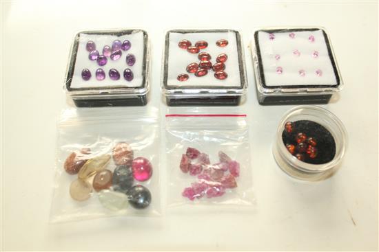 Collection of gem stones(-)